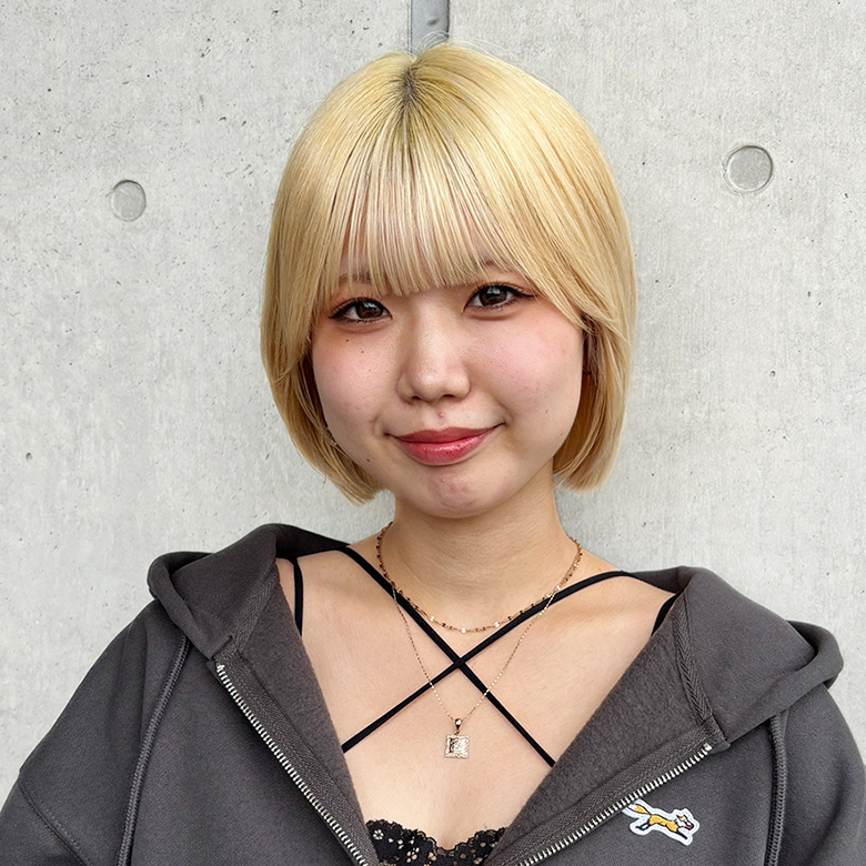 Moe Hanno 半野萌笑