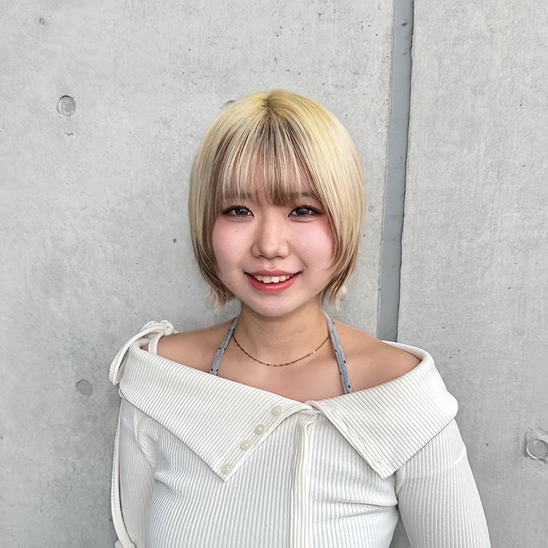 Moe Hanno 半野萌笑